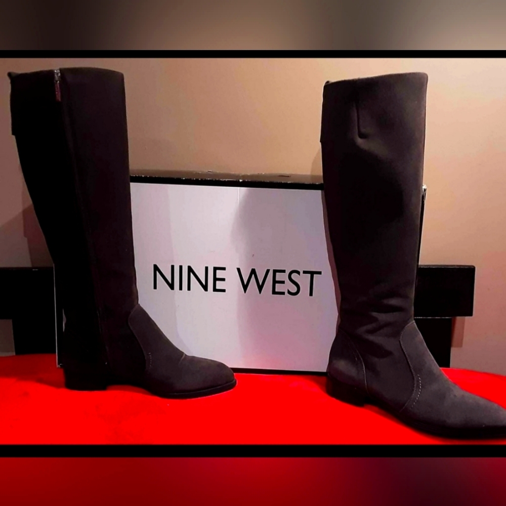 Size 7 .5 M grey suede flat below knee boots
